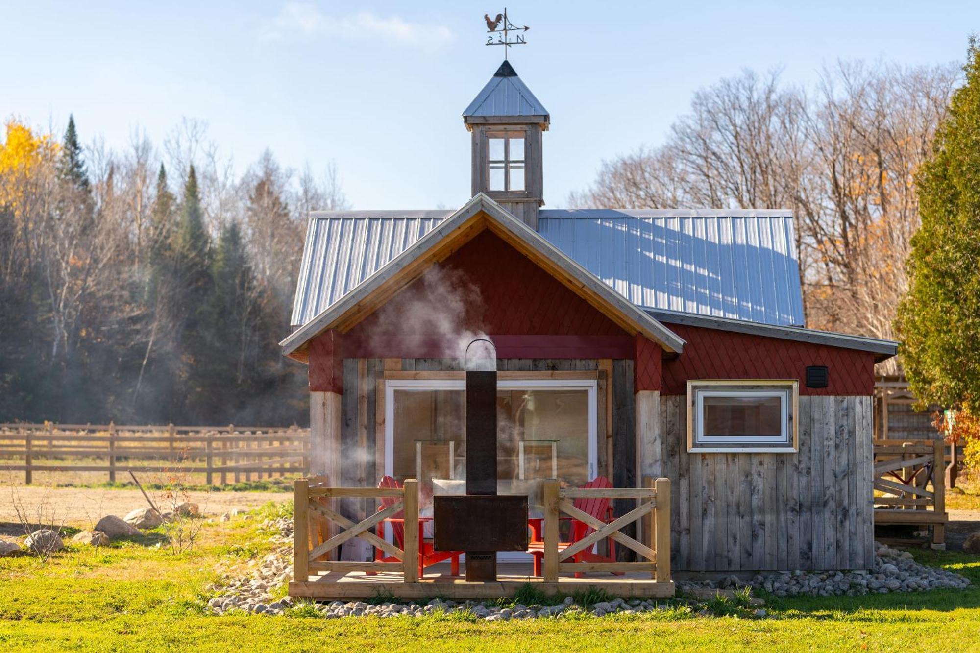 Le Baluchon Eco-Villegiature Saint-Paulin Eksteriør billede